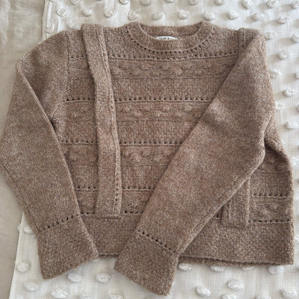 Moon River Sweater Size Small